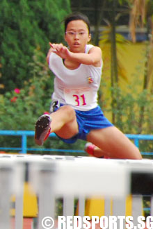 Inez Leong sets new record in the B-division girls 100m Hurdles final