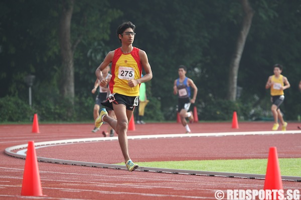 a boys 5000m track and field