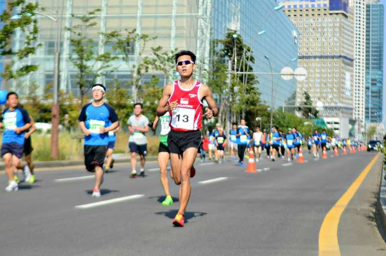 Colin Tung ran a personal best 1 hour 14 minutes 52.72 seconds at the Incheon Songdo Half Marathon. (Photo 1 courtesy of Jezreel Mok)