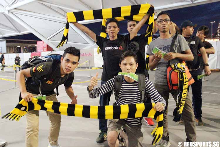 Malaysia fans all ready to catch the causeway clash between Singapore and Malaysia.