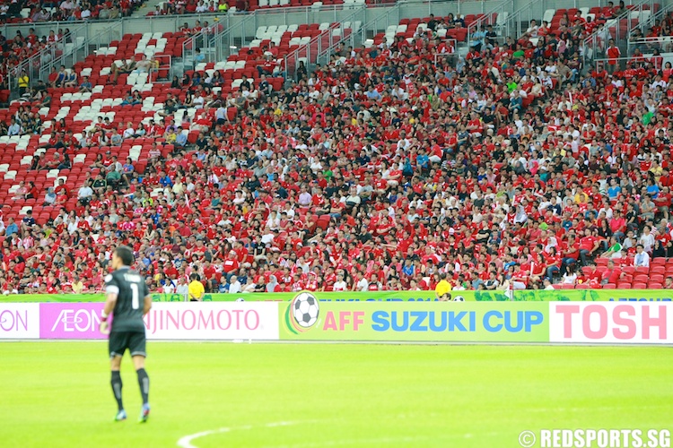 singapore spectators vs thailand suzuki cup
