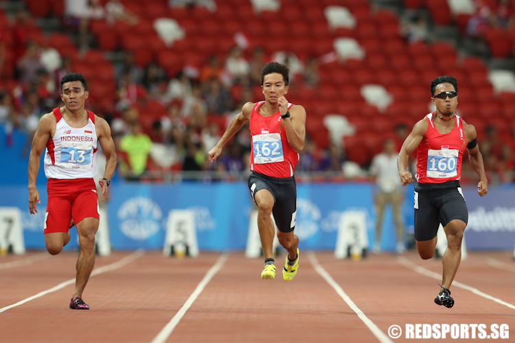 Calvin Kang (#162) and Amirudin Jamal (#160) finish 10.47s and 10.55s respectively. Calvin also set a new personal best time. (Photo © Lee Jian Wei/Red Sports)