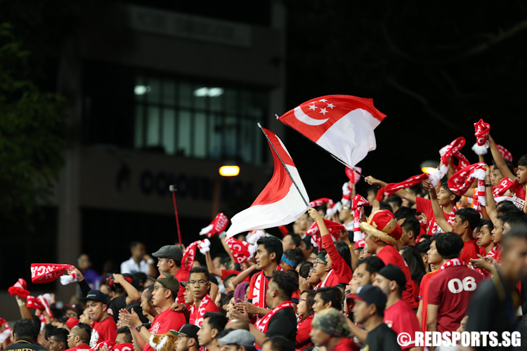 General view of the crowd cheering on Team Singapore. (Photo © Lee Jian Wei/Red Sports)