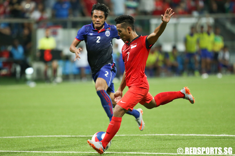 Shail Suhaimi (#7) of Singapore shoots against Cambodia. (Photo © Lee Jian Wei/Red Sports)