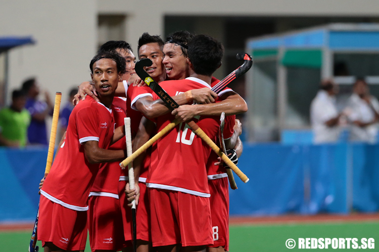 Team Singapore celebrates after Enrico Marican (#5) of Singapore scored the equaliser in the second half. (Photo © Lee Jian Wei/Red Sports)