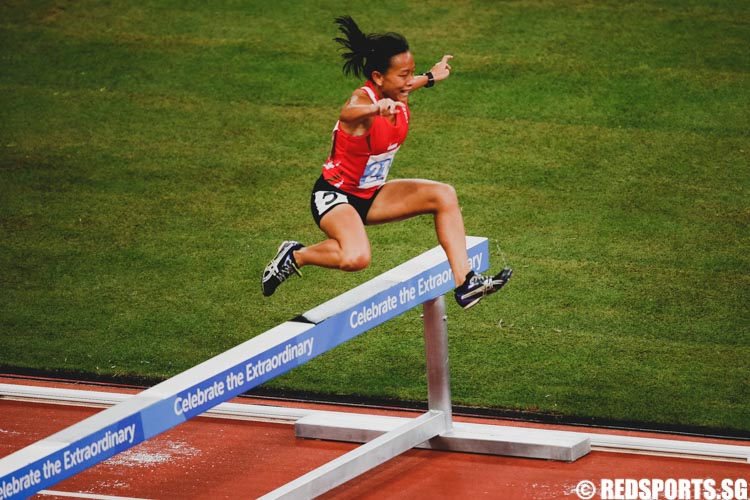 Eliza Ng Yu Jun from Singapore in action during the Women's 3000m Steeplechase final. She finished with 8th with a timing of 12:14.91. (Photo 4 © Soh Jun Wei/Red Sports)