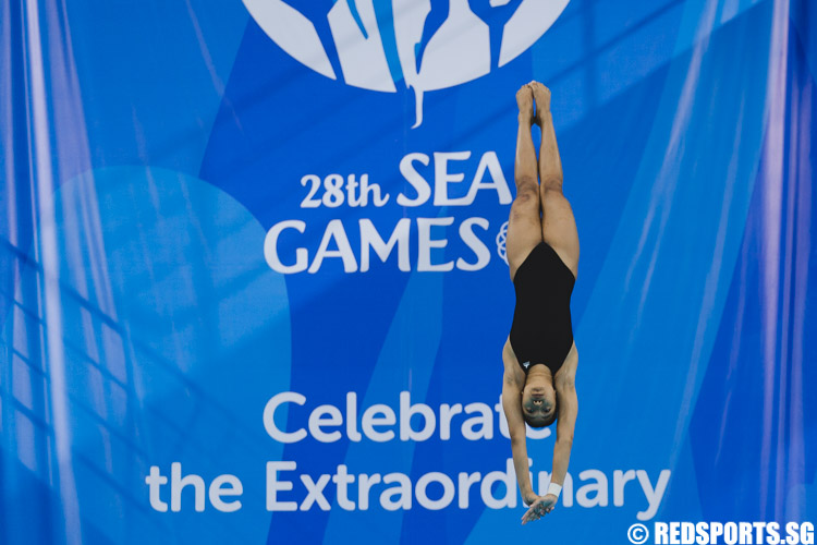 Nguyen Phuong Anh (VIE) attempting her dive at the Women's 10m Platform final. (Photo 2 © Soh Jun Wei/Red Sports)