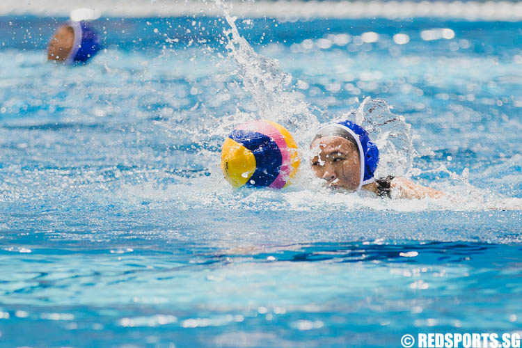 Angeline Teo Yi Ling (SIN #7) drives the ball down the pool. (Photo 3 © Soh Jun Wei/Red Sports)