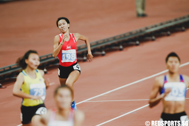 Goh Chui Ling from Singapore in action during the women's 400m final. She finished sixth with a personal best of 57.48s. (Photo 6 © Soh Jun Wei/Red Sports)