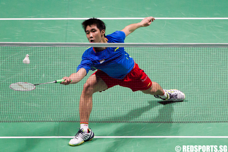 Top seed Lee Chong Wei sweeps aside English ace Andrew Smith in