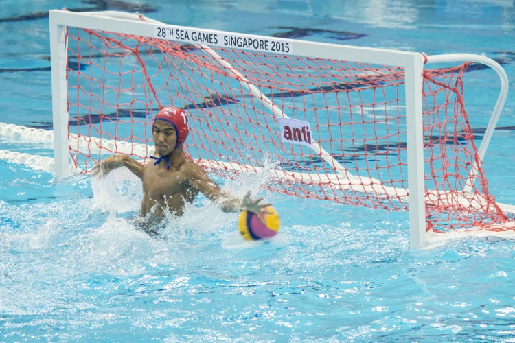 Another ball is driven past the hands of Indonesian goalkeeper, Novian Dwi Putra as Singapore regain the lead.