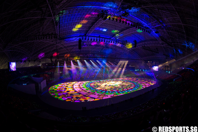 A general view of the floor projection during the opening ceremony of the 28th Southeast Asian Games. (Photo © Lim Yong Teck/Red Sports)