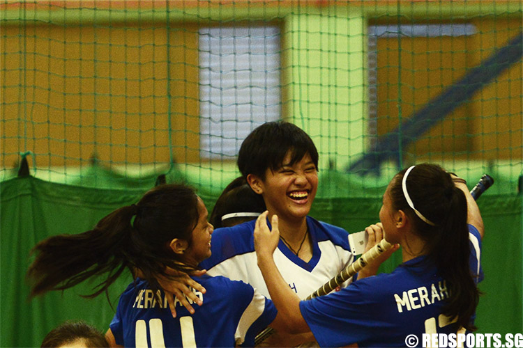 Bukit Merah’s C division girls ran to hug their B division seniors right after the buzzer sounded. (Photo 5 © Louisa Goh/Red Sports)