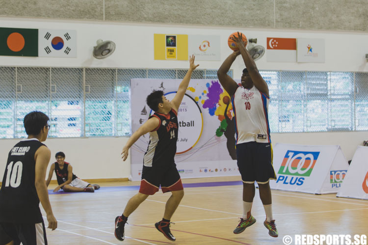 Lavin Raj of Dream Team attempting a 3-point field goal during the U-15 boys' 3 x 3 basketball competition of the Singapore Youth Olympic Festival. (Photo 21 © Soh Jun Wei/Red Sports)