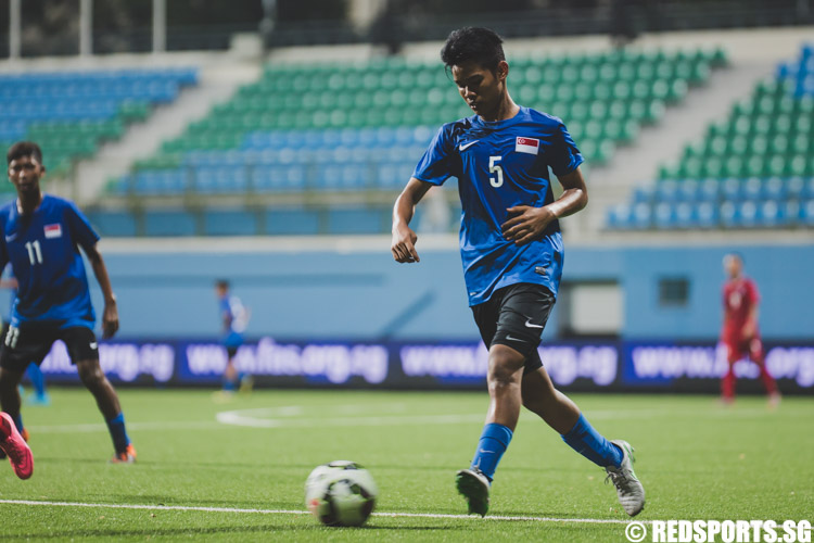 Izzul Bin Tazhar (SIN #5) in action during the 2016 Asian Football Confederation (AFC) U-16 Championship Qualifiers. (Photo 6 © Soh Jun Wei/Red Sports)