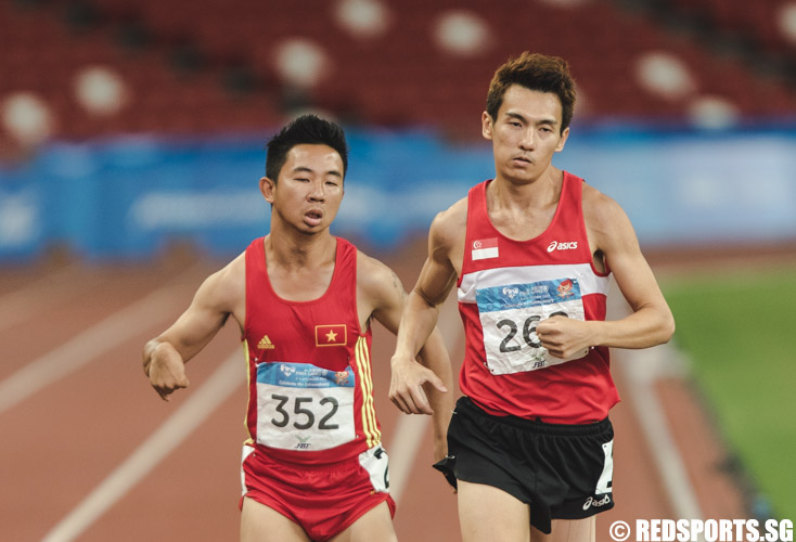 Zac Leow (SIN #268) was followed closely by his Vietnam competitor, Nguyen Huu Thinh (VIE #352) during Lap Two of the men's T37 1500m at the 8th ASEAN Para Games. (Photo 5 © Soh Jun Wei/Red Sports)