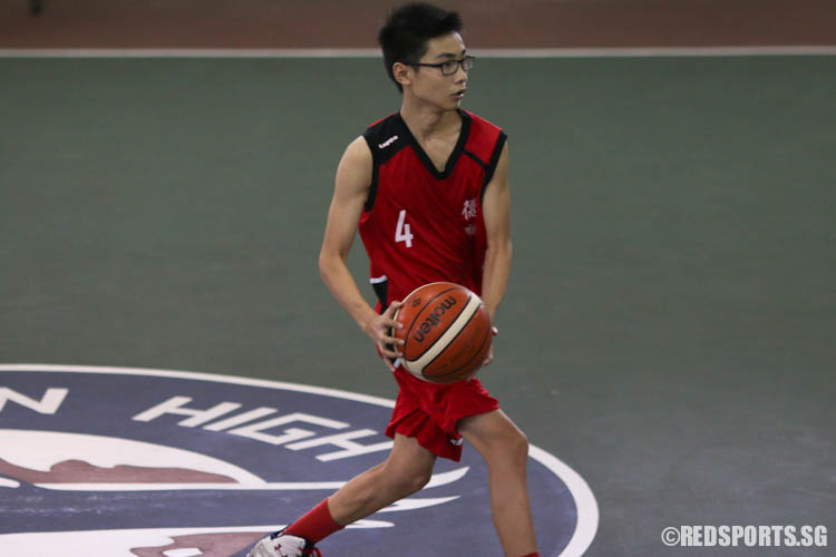 Koh Jun Hao (Dunman #10) looks for his teammates. (Photo 10 © REDintern Chua Kai Yun)