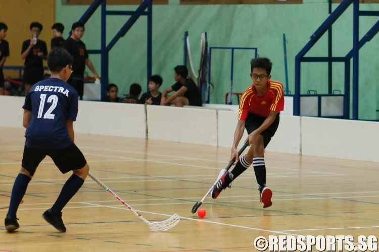 A Bukit Merah player tries to dribble by his defender. (Photo  © REDintern Chan Hua Zheng)