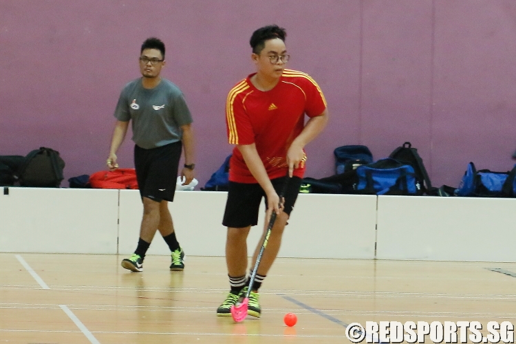 A Bukit Merah player looking to pass upcourt. (Photo  © REDintern Chan Hua Zheng)