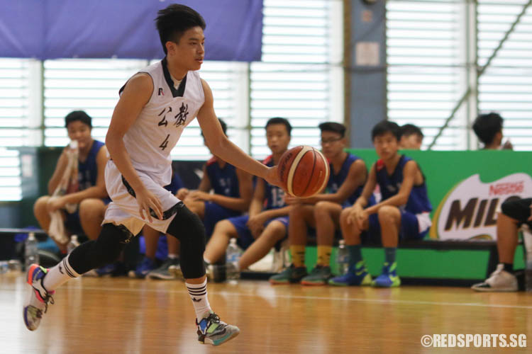 Chua Kai Xuan (CHS #4) quickly drives the ball to the other end after a rebound. (Photo 7 © REDintern Chua Kai Yun)