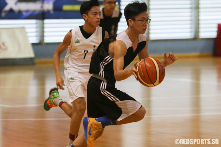 Yeo Su Bin (AS #11) driving on a fast break before a lay up. He scored a team high 8 points in the loss. (Photo 2 © REDintern Chua Kai Yun)