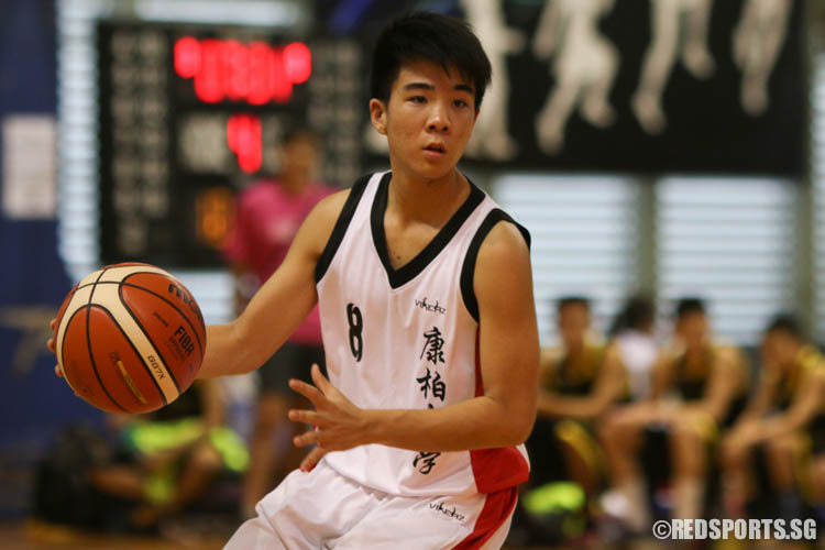 Tristan (CVS #8) looks out for his teammates as soon as he catches the ball. (Photo 5 © REDintern Chua Kai Yun)