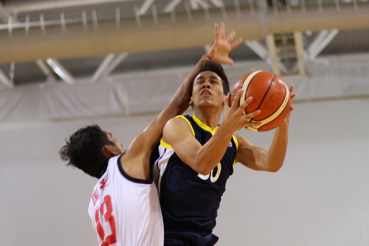 Irfan (Guangyang #30) goes up strong for a layup. (Photo 2 © REDintern Adeline Lee) 