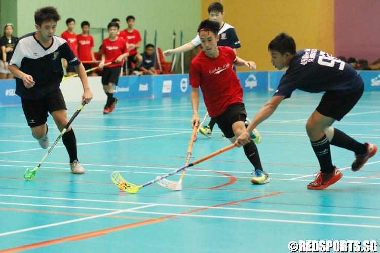 Gabriel Chan (#70) looks to get past 2 defenders. He scored 2 goals in the victory. (Photo 1 © Dylan Chua/Red Sports)