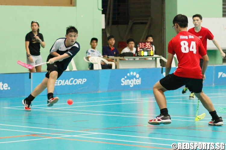 An ACS Barker player attempts a shot. (Photo 6 © Dylan Chua/Red Sports)