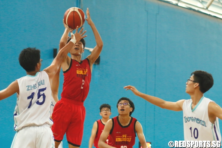 Huang Yifan (NJC #22) rises for the jumper.(Photo 10 © Dylan Chua/Red Sports)