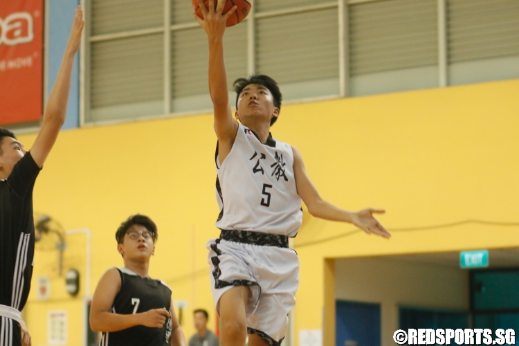 Luke (CHS #5) goes for a lay-up. (Photo 9 © Dylan Chua/Red Sports)