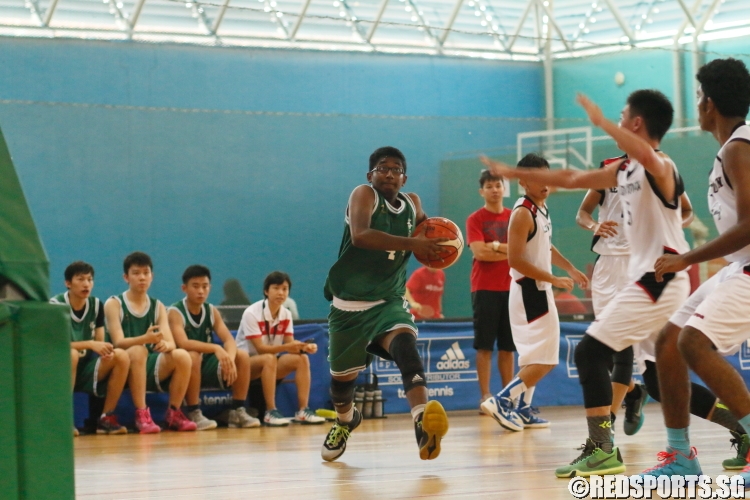 Muhd Fattah (JV #4) driving strong to the hoop. (Photo  © Chan Hua Zheng/Red Sports)