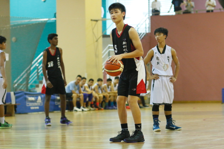 Vernen (SST #5) attempting a free-throw. He scored 17 points in the game. (Photo 11 © Dylan Chua/Red Sports)