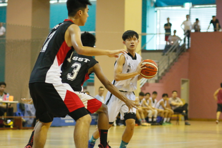 Tiong Chuan Yao (#3) with possession of the ball. (Photo 5 © Dylan Chua/Red Sports)