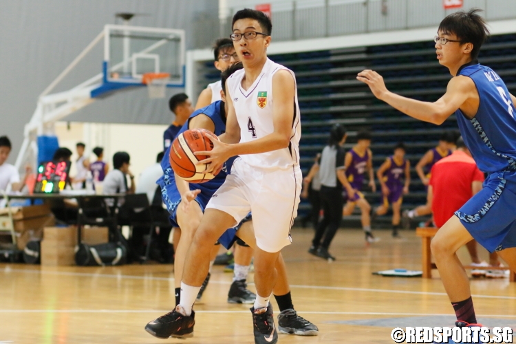 Jordan Quek (RI #4) with possession of the ball on offense.(Photo 6 © Dylan Chua/Red Sports)