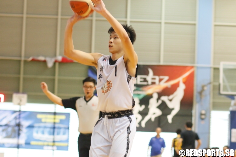 Lim Joe Yang (#1) pulls up for three. (Photo  © Chan Hua Zheng/Red Sports)