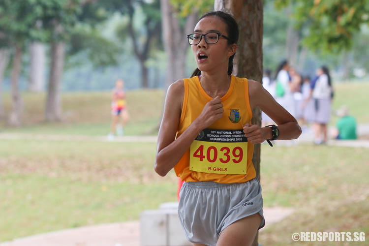 Joyceleen Yap (#4039) of Cedar Girls' finished fifth with a timing of 15:28.81. (Photo © Chua Kai Yun/Red Sports)