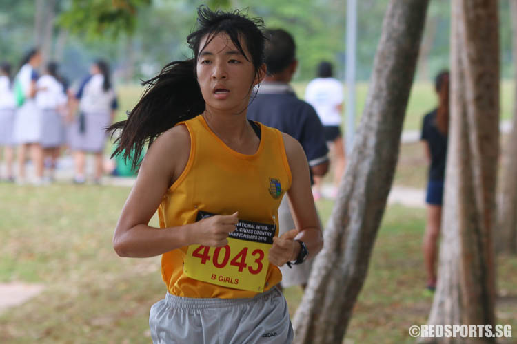 Zhong Yi (#4043) of Cedar Girls' came in twelfth with a timing of  15:46.72. (Photo © Chua Kai Yun/Red Sports)