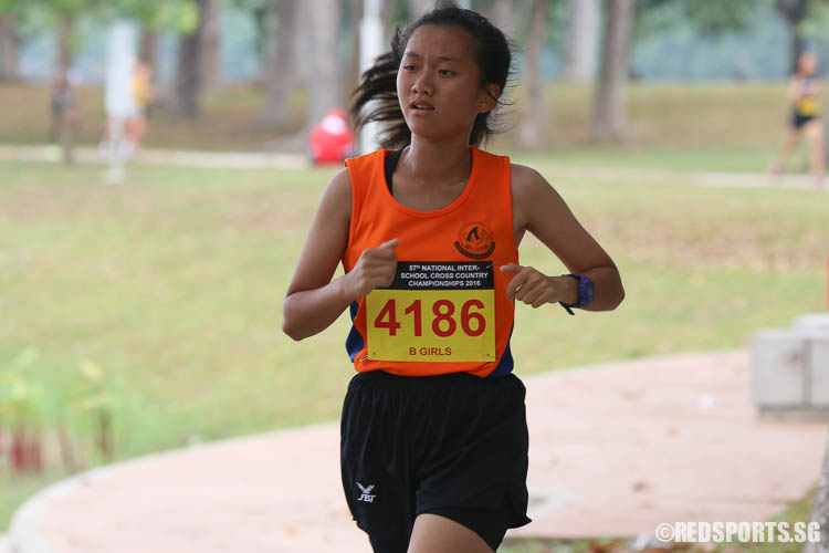 Keh Chin Yip (#4186) of North Vista Sec came in fifteenth with a timing of 16:18.79. (Photo © Chua Kai Yun/Red Sports)