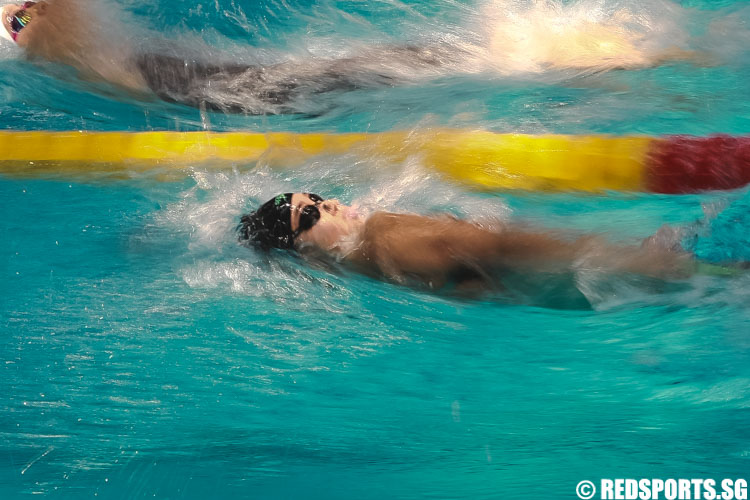 Hannah Quek in action during her 200m backstroke 'A' final at the 47th Singapore National Age Group Swimming Championships. She came in third among the 15-17 year olds with a timing of 2:20.32, setting a meet record. (Photo © Soh Jun Wei/Red Sports)