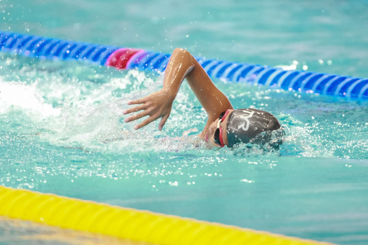 Jobey Koh in action during the girls' 9-12 year old 200m IM. She finished third in the girls' 9 year old group with a final timing of 3:05.85. (Photo © Soh Jun Wei/Red Sports)