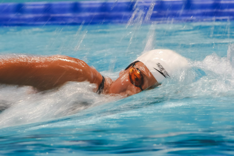 Clydi Chan swims in the womens' 800 freestyle event at the 47th Singapore National Age Group Swimming Championships. (Photo © Soh Jun Wei/Red Sports)