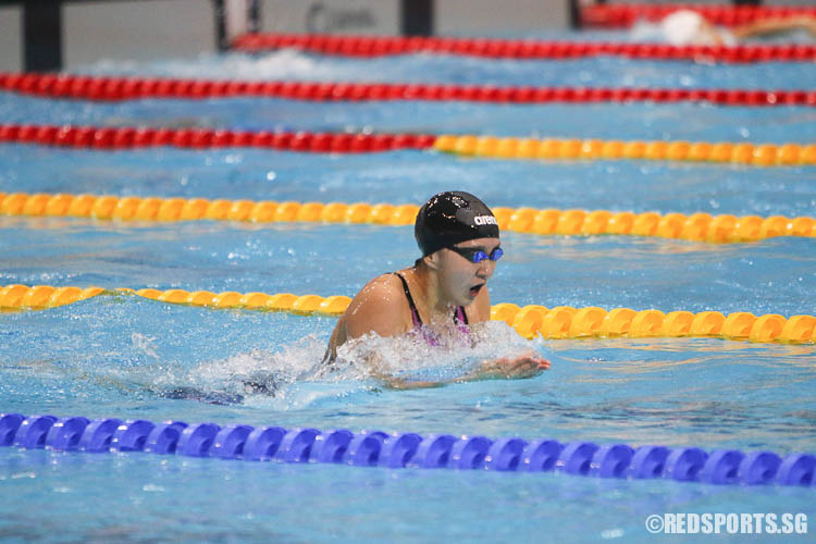 Quah Jing Wen, 16, starting her breaststroke leg in the women's 200 IM event. She finished first in the 15-17 age group with a timing of 2:19.16, breaking the last meet record of 2:19.57 set by Samantha Yeo in 2014. (Photo © Chua Kai Yun/Red Sports)