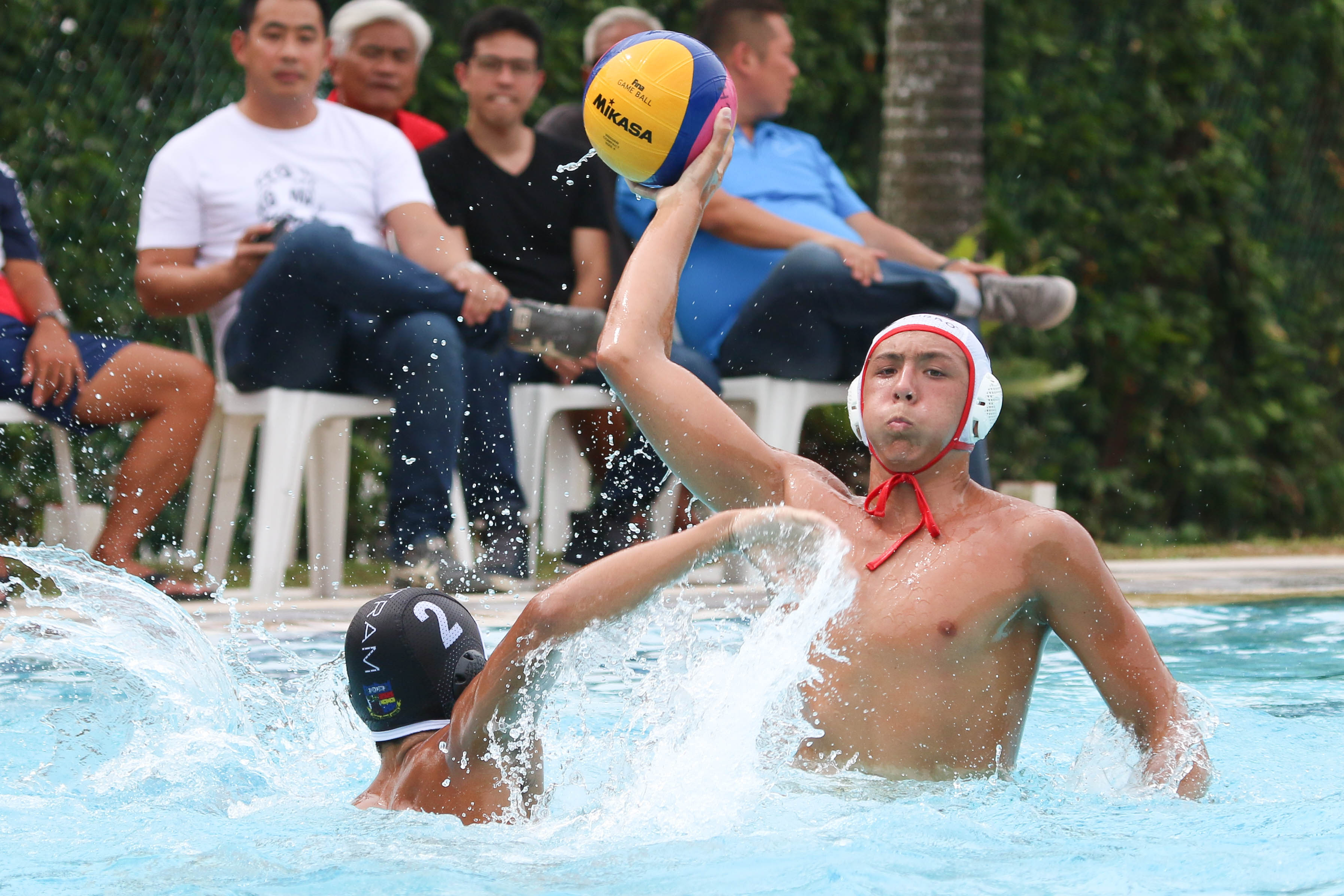 Dlatson (ACSI#12) aims for a long pass. (Photo 6 © Chua Kai Yun/Red Sports)