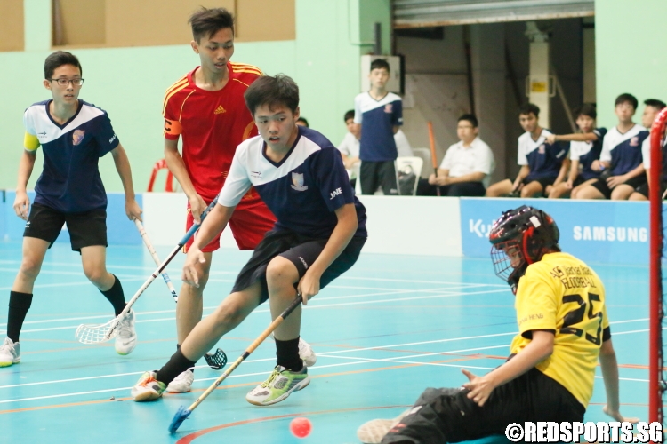 The ACS Barker keeper makes a save from a close range effort. (Photo 1 © Dylan Chua/Red Sports)