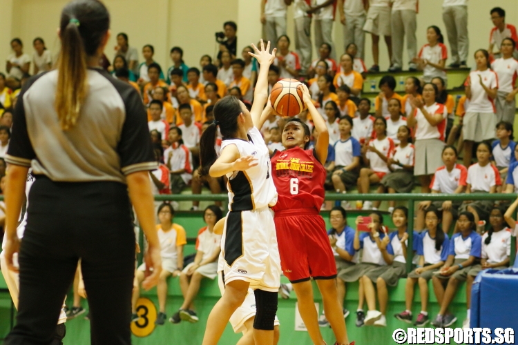 Nicole Lee (NJC #6) rising up high for a jumper over her defender. (Photo  © Chan Hua Zheng/Red Sports) 