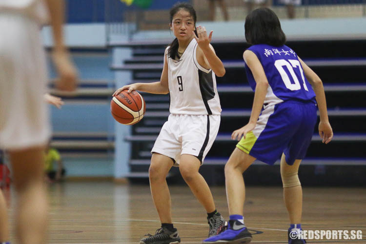 Aisling Lum (SCGS #9) calls for her teammates. (Photo © Chua Kai Yun/Red Sports)