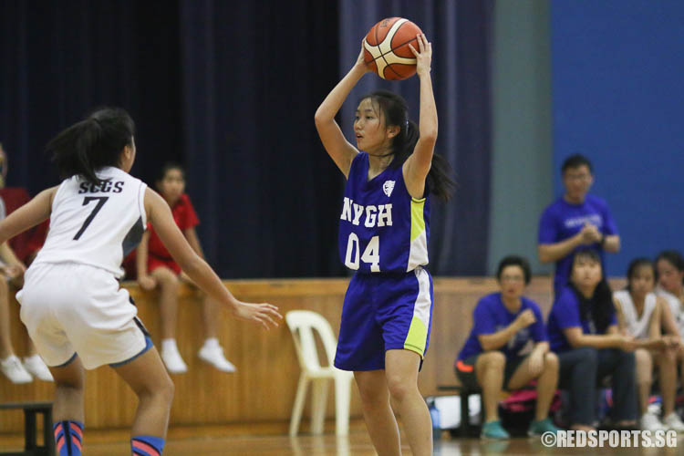 Glades Tan (NYGH #4) looks to pass. She scored 9 points for her team. (Photo © Chua Kai Yun/Red Sports)