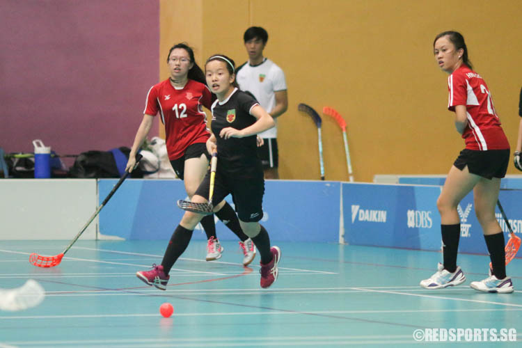 Annabelle Chow (#18) runs for the ball. (Photo © Chua Kai Yun/Red Sports)
