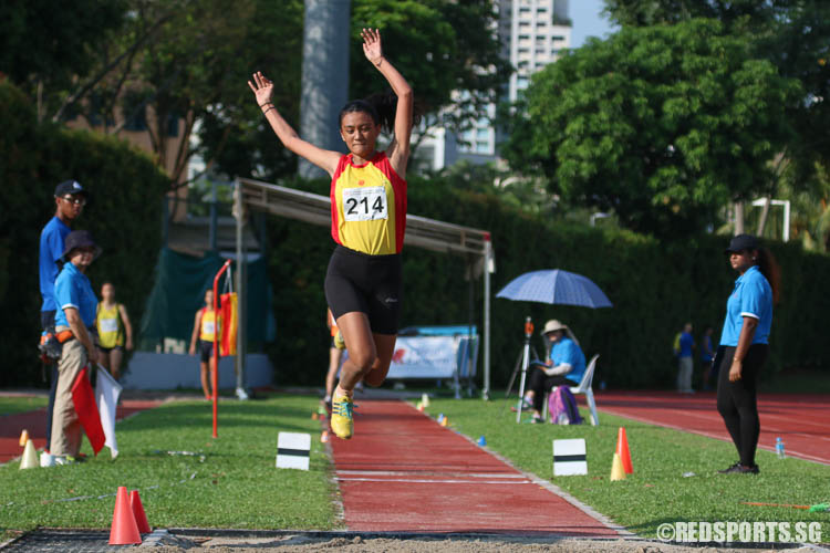 Natasha Weers (#214, HCI) jumped 11.12m to win bronze. (Photo © Chua Kai Yun/Red Sports)